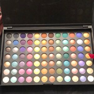252 Ultimate Eye Shadow Palette